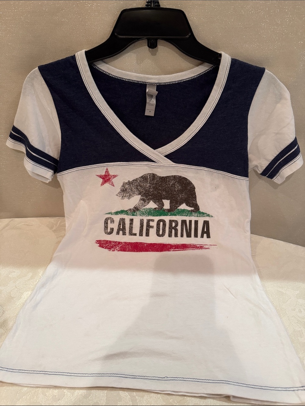 California Graphic V-Neck Tee - Navy & White